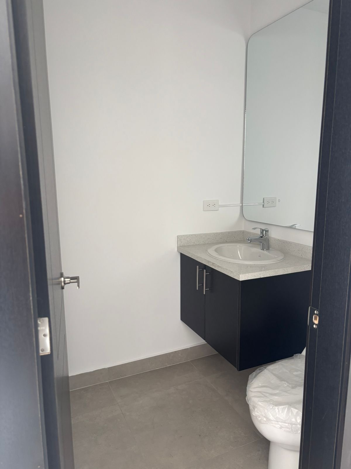 Departamento en venta Edificio Miraleste - Monteserrín - Quito Ecuador - Image 11