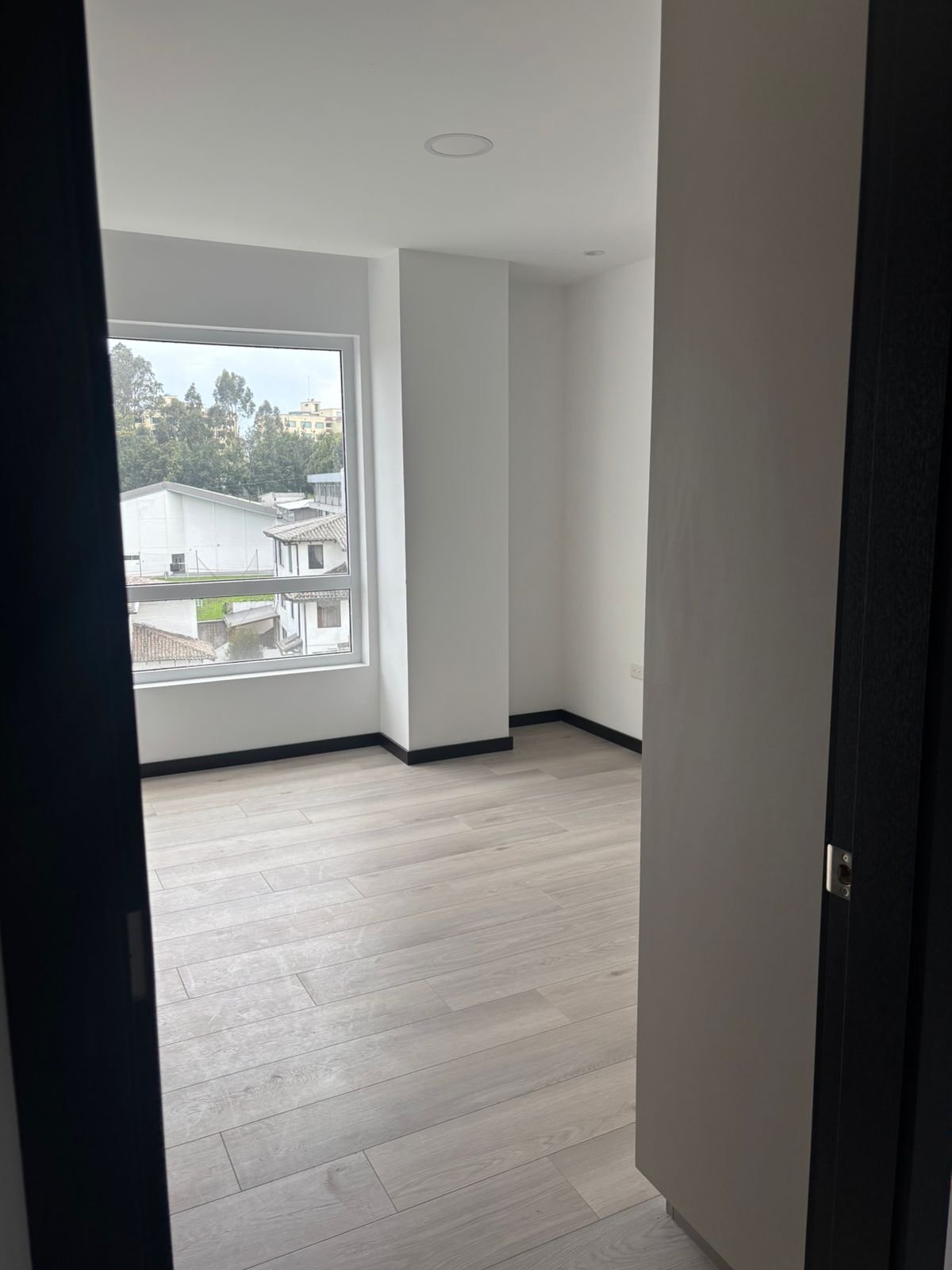 Departamento en venta Edificio Miraleste - Monteserrín - Quito Ecuador - Image 12